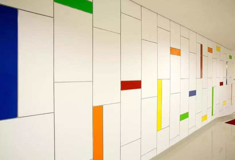 Amaris Hotel Seasons City