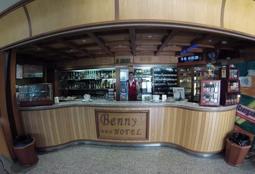 Отель Benny