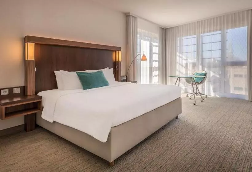 ホテル Courtyard By Marriott Cologne