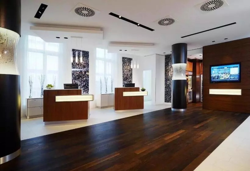 ホテル Courtyard By Marriott Cologne