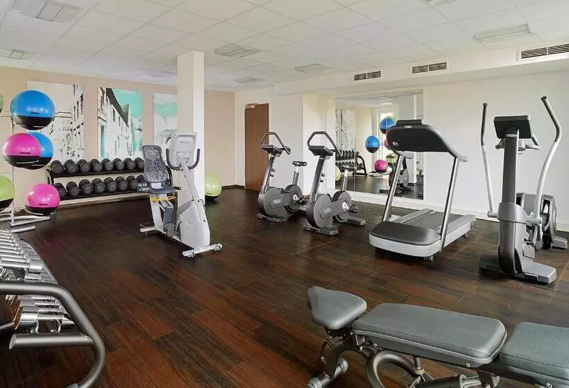 ホテル Courtyard By Marriott Cologne