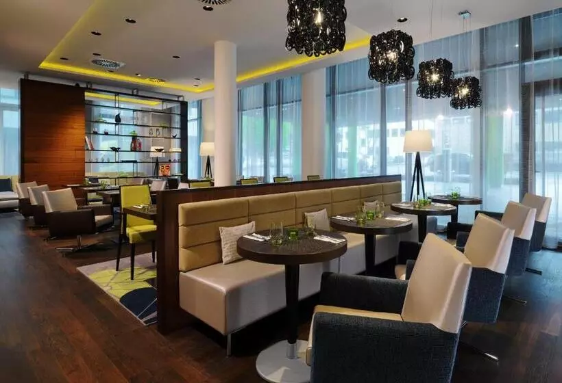 ホテル Courtyard By Marriott Cologne