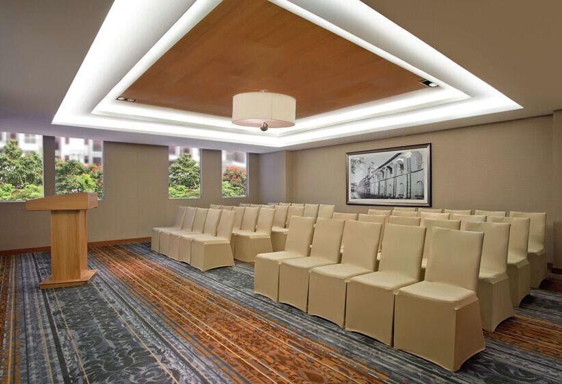 בית מלון כפרי Doubletree Suites By Hilton Bengaluru Outer Ring Road