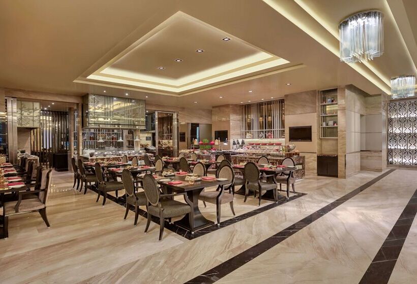 בית מלון כפרי Doubletree Suites By Hilton Bengaluru Outer Ring Road