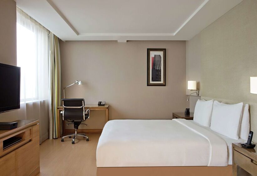 בית מלון כפרי Doubletree Suites By Hilton Bengaluru Outer Ring Road