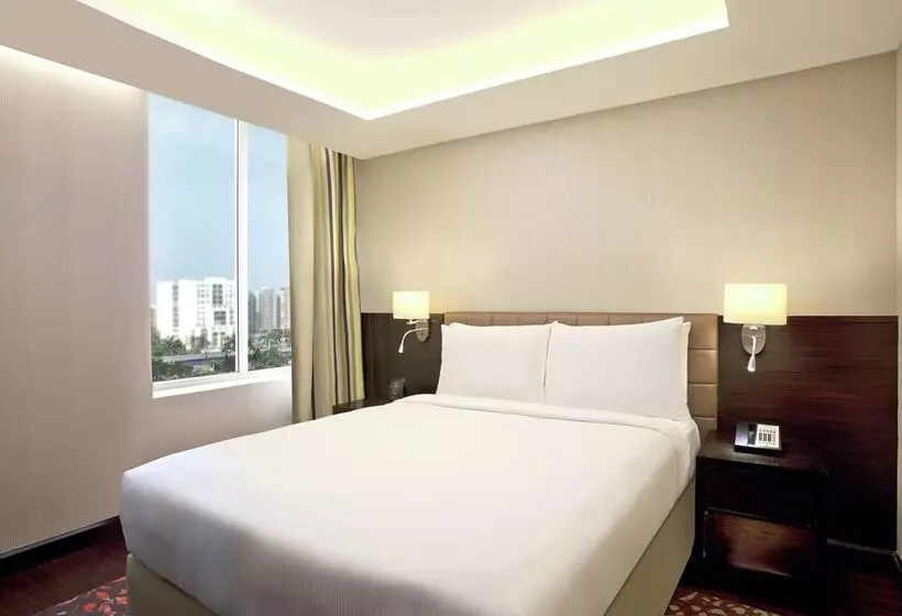 호텔 Doubletree Suites By Hilton Bengaluru Outer Ring Road