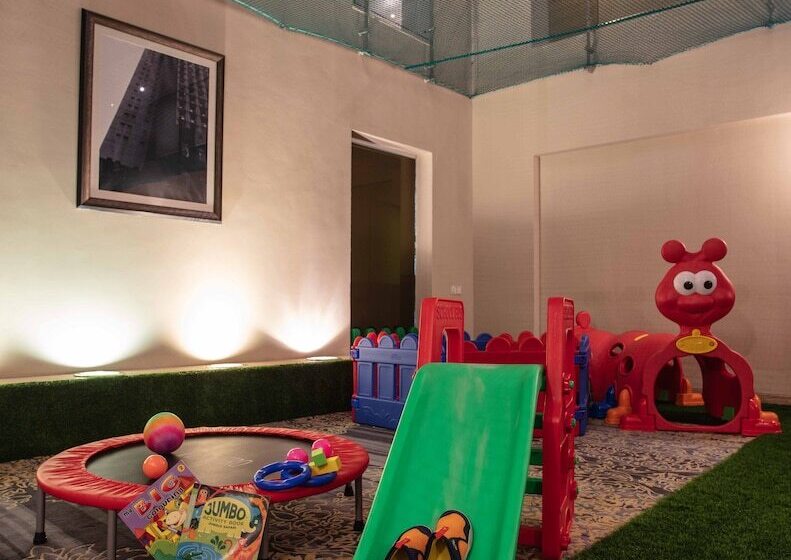 בית מלון כפרי Doubletree Suites By Hilton Bengaluru Outer Ring Road