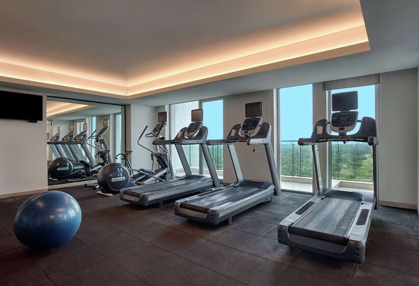 בית מלון כפרי Doubletree Suites By Hilton Bengaluru Outer Ring Road