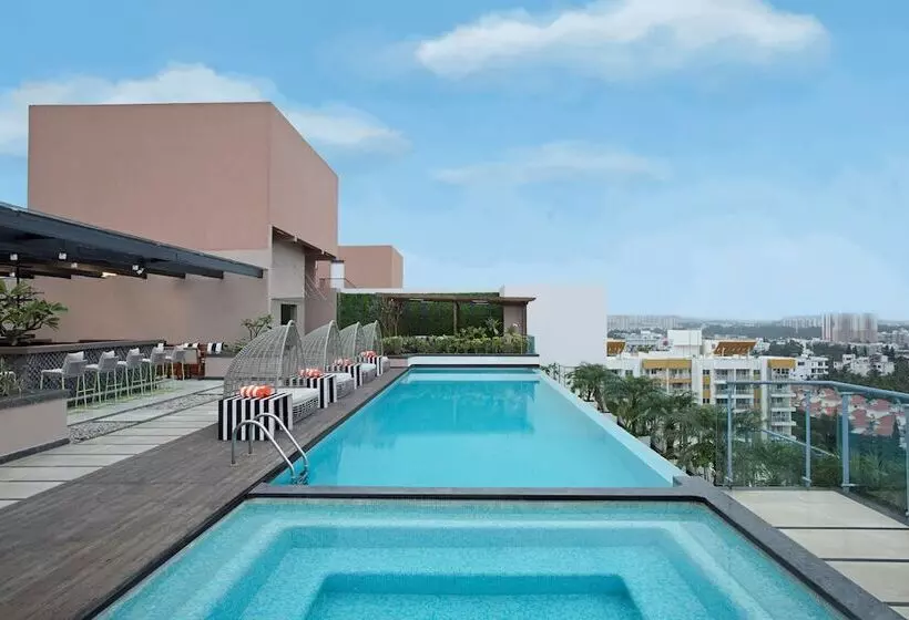호텔 Doubletree Suites By Hilton Bengaluru Outer Ring Road