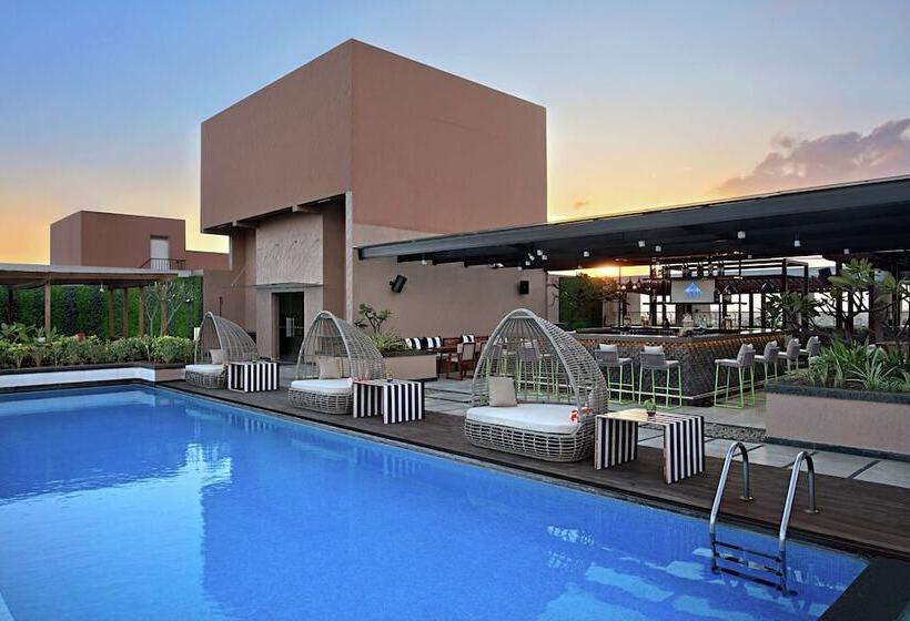 בית מלון כפרי Doubletree Suites By Hilton Bengaluru Outer Ring Road