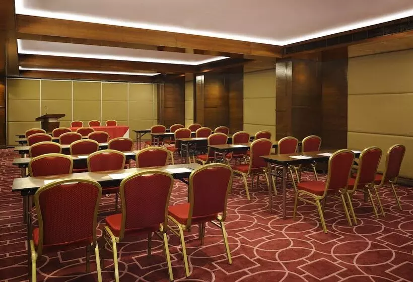 Hotel Four Points By Sheraton Ahmedabad