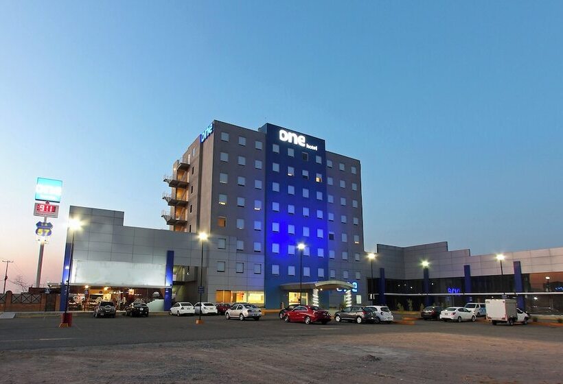 فندق One Queretaro Aeropuerto