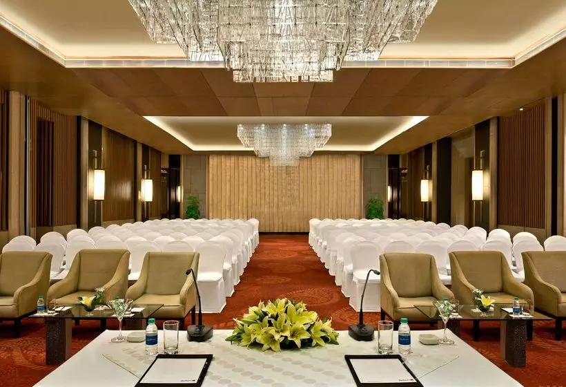 בית מלון כפרי Radisson Blu Jaipur