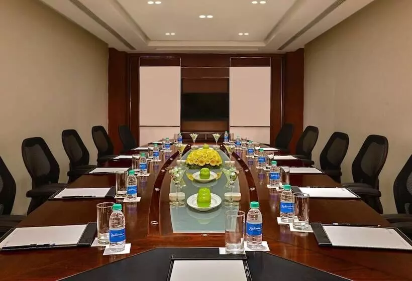 בית מלון כפרי Radisson Blu Jaipur