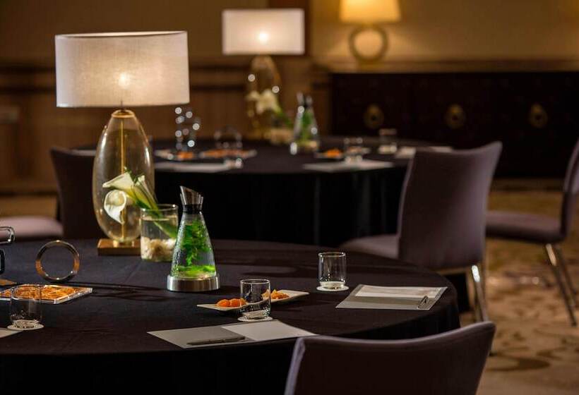 هتل Renaissance Cairo Mirage City