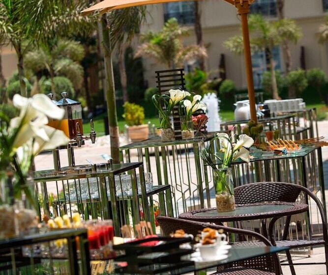 هتل Renaissance Cairo Mirage City