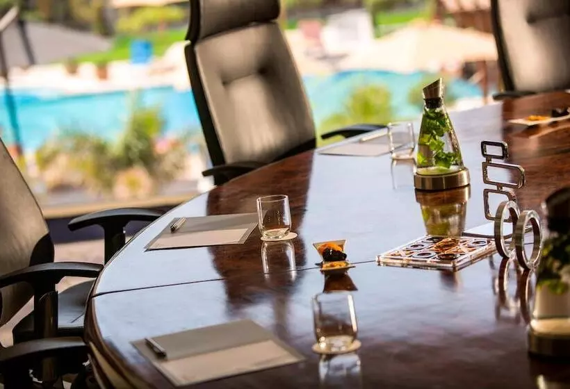 هتل Renaissance Cairo Mirage City