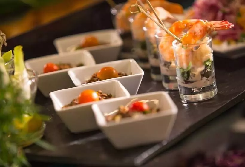 هتل Renaissance Cairo Mirage City