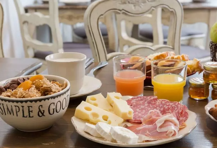 هتل The Originals Boutique, Hôtel Les Poèmes De Chartres