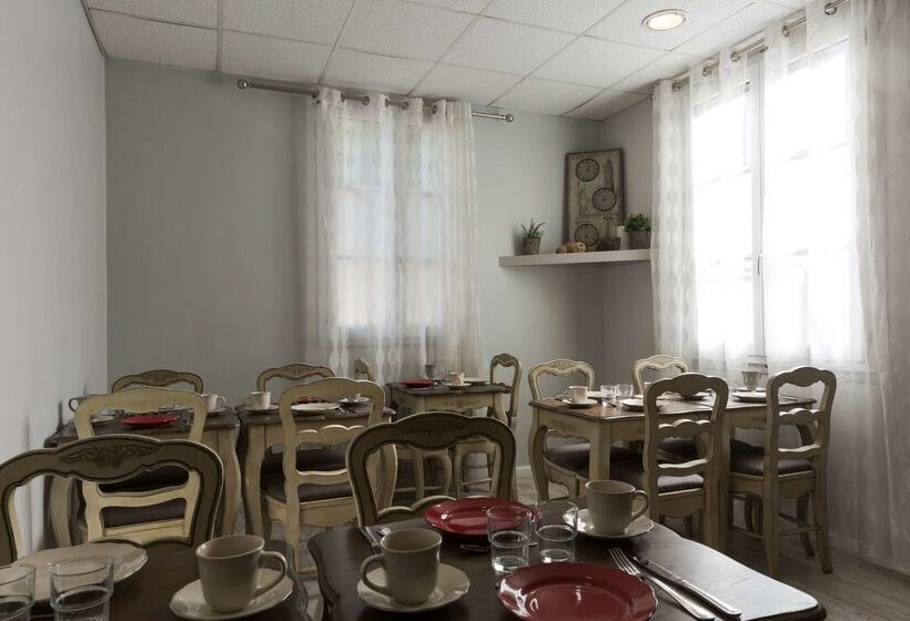 هتل The Originals Boutique, Hôtel Les Poèmes De Chartres