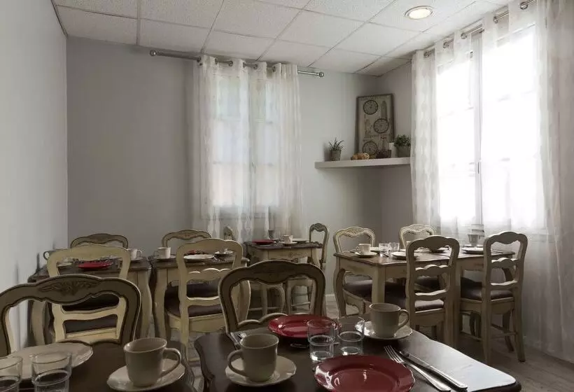 هتل The Originals Boutique, Hôtel Les Poèmes De Chartres