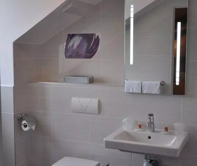 هتل The Originals Boutique, Hôtel Les Poèmes De Chartres