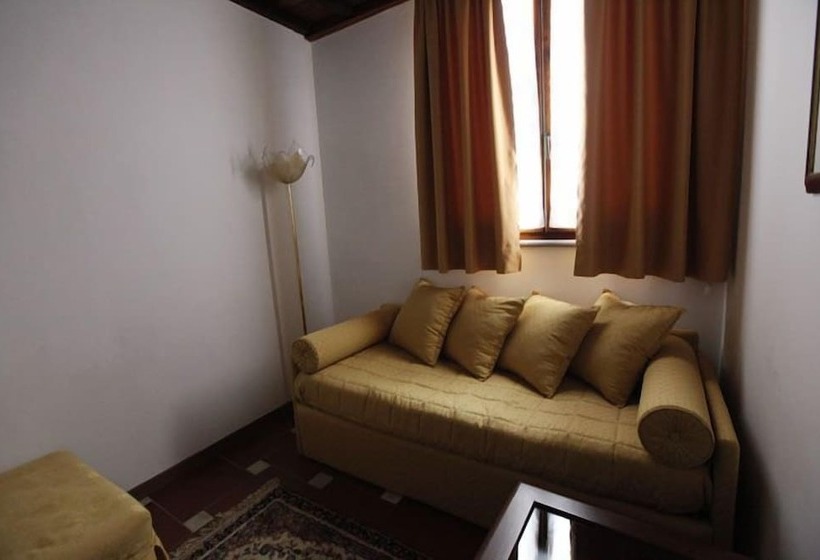 בית מלון כפרי Villa La Fornacina