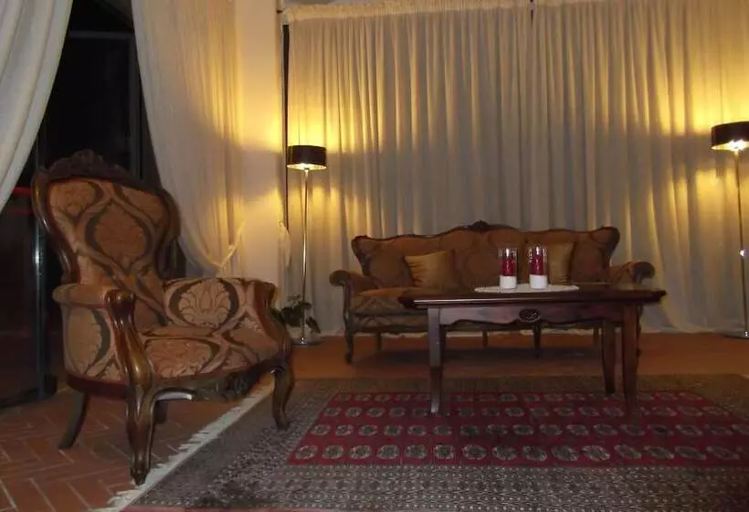 Отель Villa La Fornacina