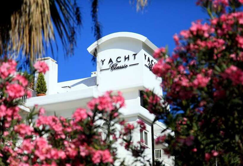 Yacht Classic Hotel   Boutique Class