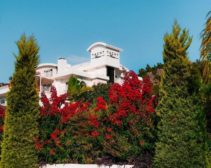 Yacht Classic Hotel   Boutique Class