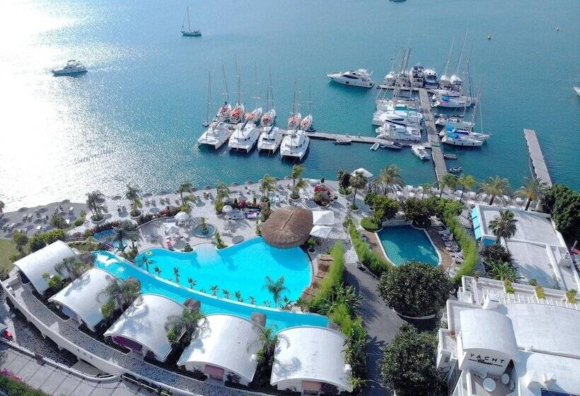 Yacht Classic Hotel   Boutique Class