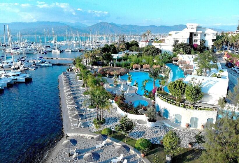 Yacht Classic Hotel   Boutique Class