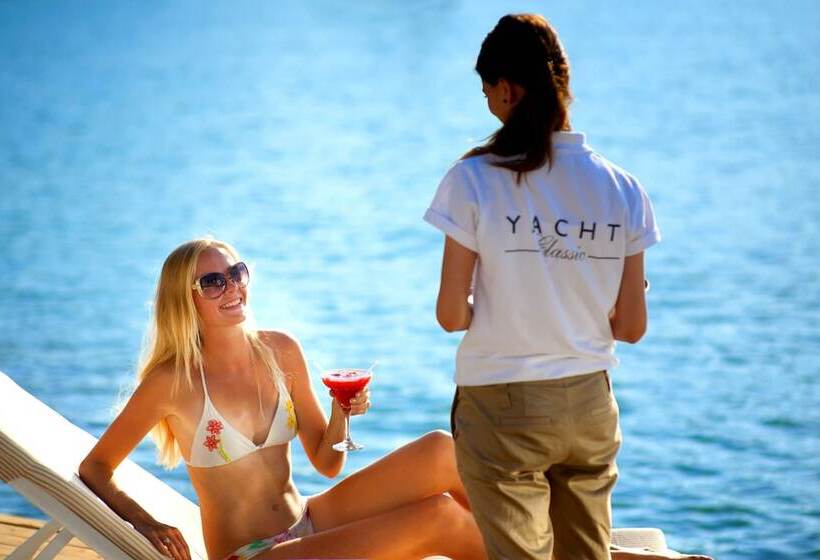 Yacht Classic Hotel   Boutique Class