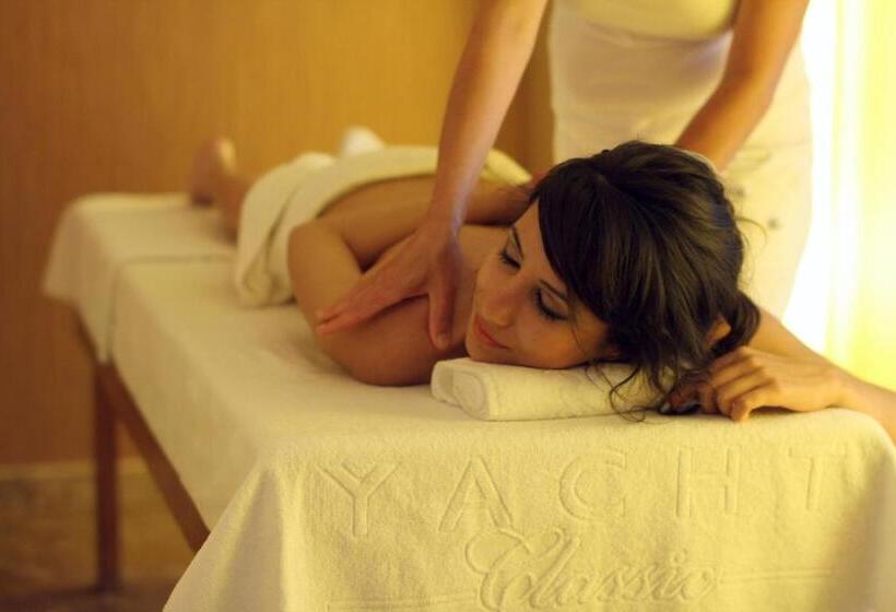 Yacht Classic Hotel   Boutique Class