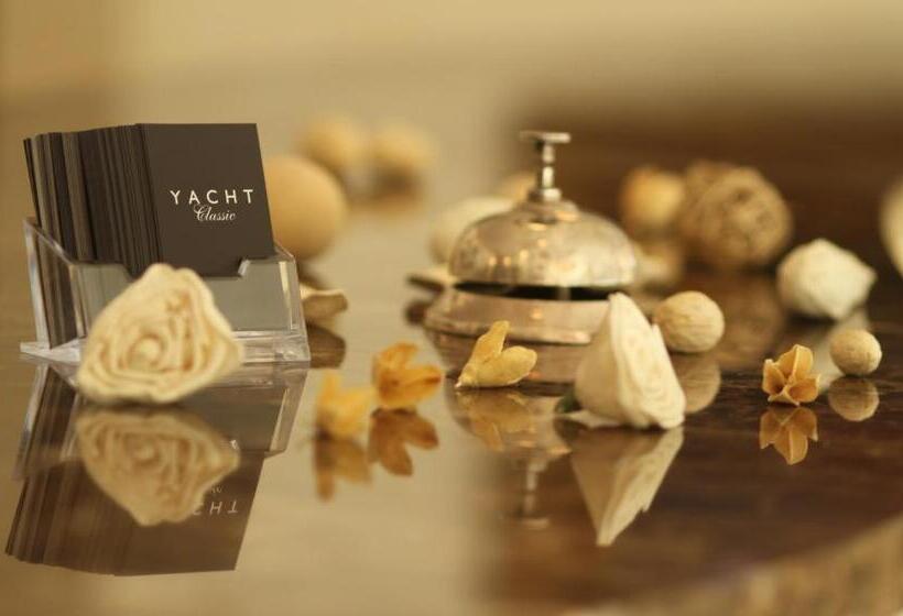Yacht Classic Hotel   Boutique Class