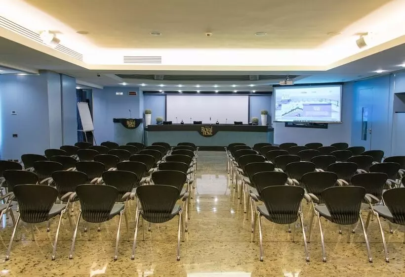 リゾートホテル Royal