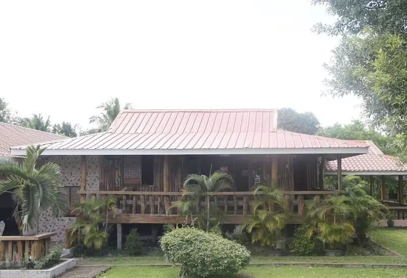 Hotelli Punta Aguila Resort &