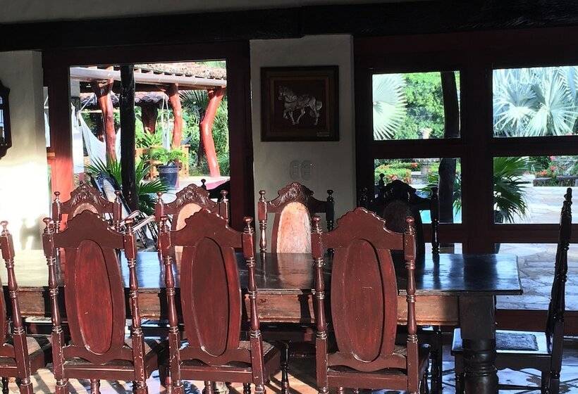 هتل Rancho Chilamate Guest Ranch