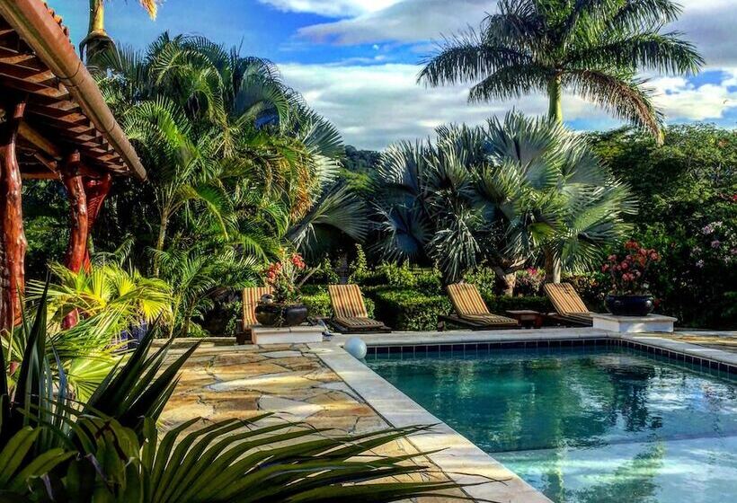 هتل Rancho Chilamate Guest Ranch