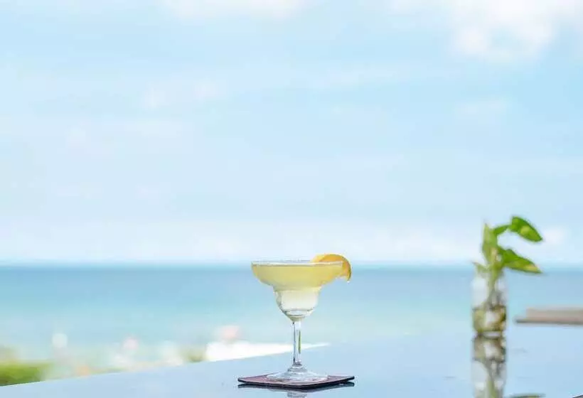 Hotelli The Palms Resort & Bar