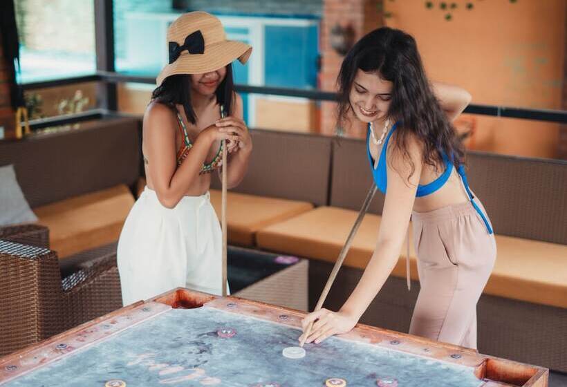 فندق The Palms Resort & Bar