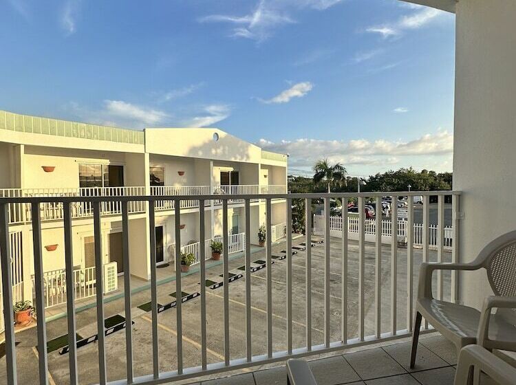 Nautilus By La Jamaca Hotels Downtown La Parguera