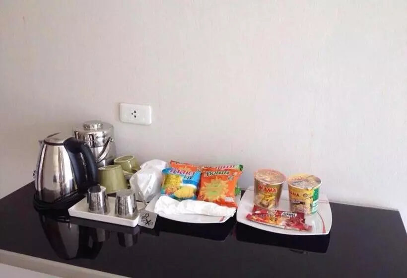 O.u.m. Hotel   โรงแรมโอยูเอ็ม