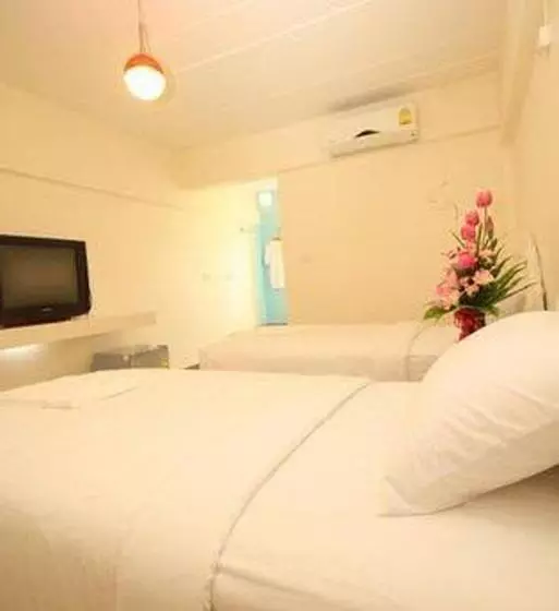 O.u.m. Hotel   โรงแรมโอยูเอ็ม