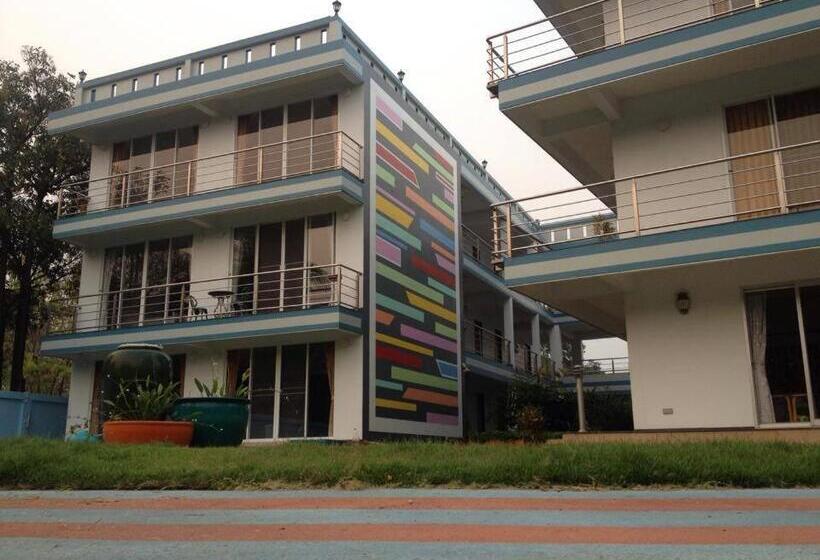 O.u.m. Hotel   โรงแรมโอยูเอ็ม