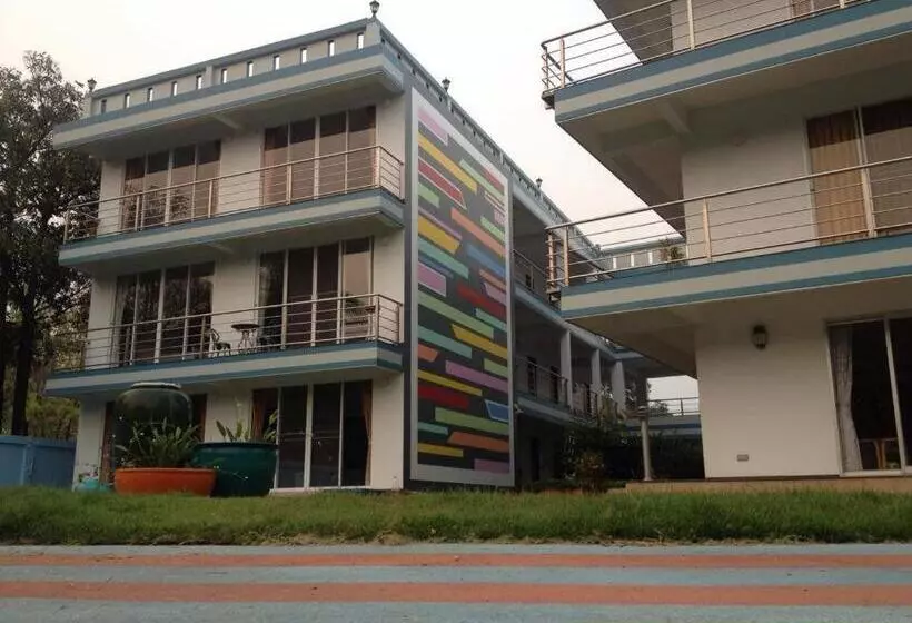 O.u.m. Hotel   โรงแรมโอยูเอ็ม