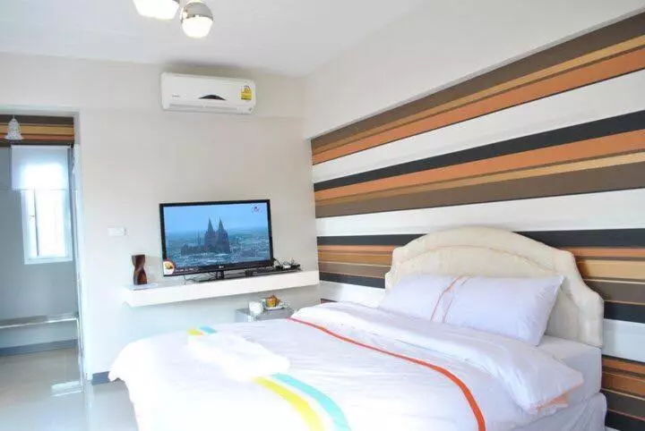 O.u.m. Hotel   โรงแรมโอยูเอ็ม