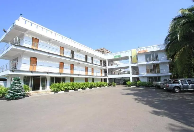 O.u.m. Hotel   โรงแรมโอยูเอ็ม