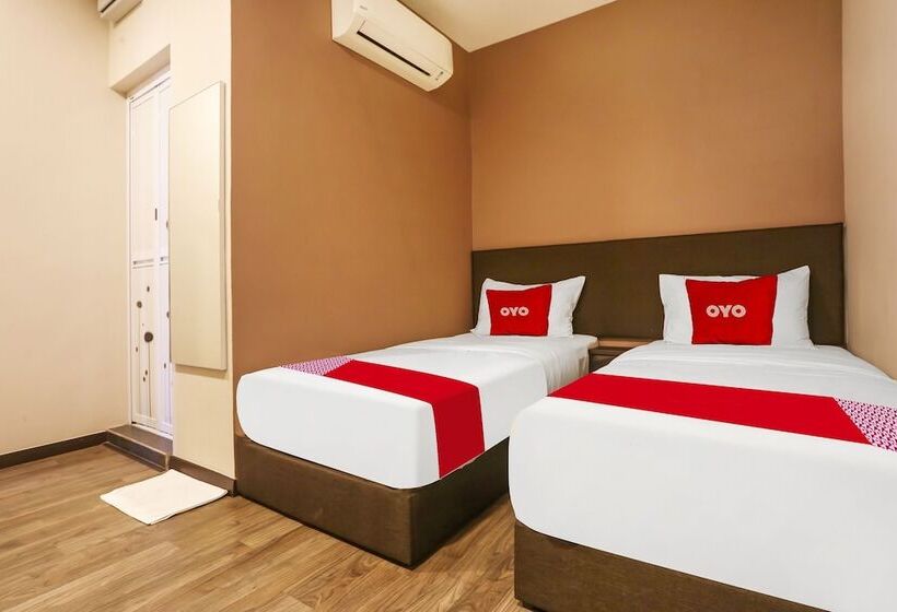 Oyo 90474 Skycity Motel