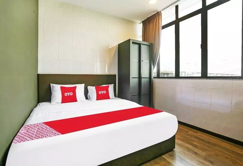 Oyo 90474 Skycity Motel